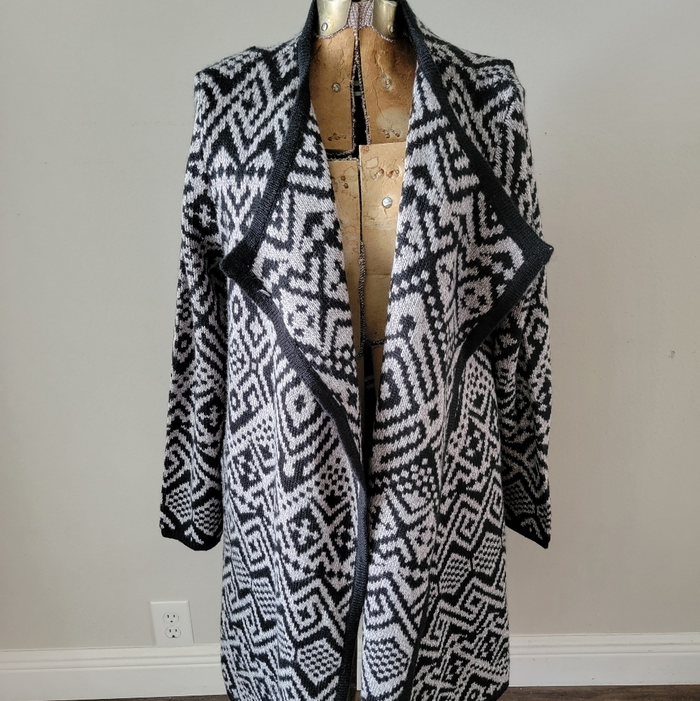 Cupio Women's Black / White Open Front Sweater Cardigan Long Coat Jacket  Size M